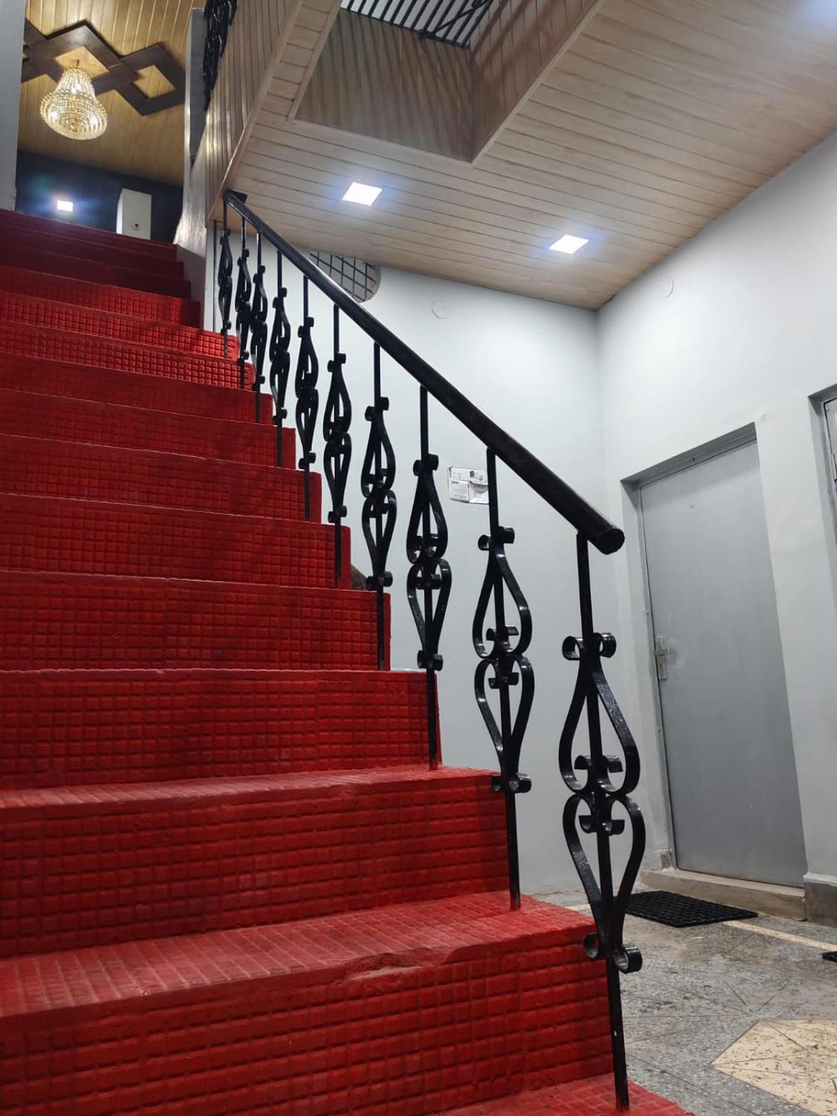 Hotel Crystal Dreams Mathura Zewnętrze zdjęcie